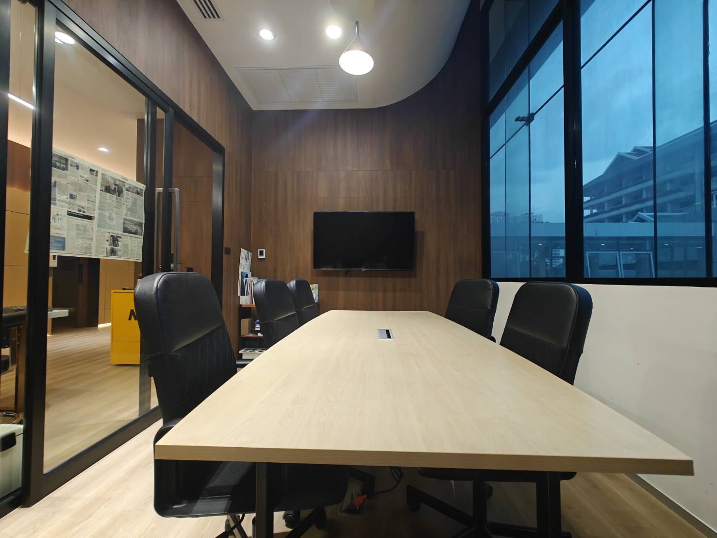 Optical X – Meeting room