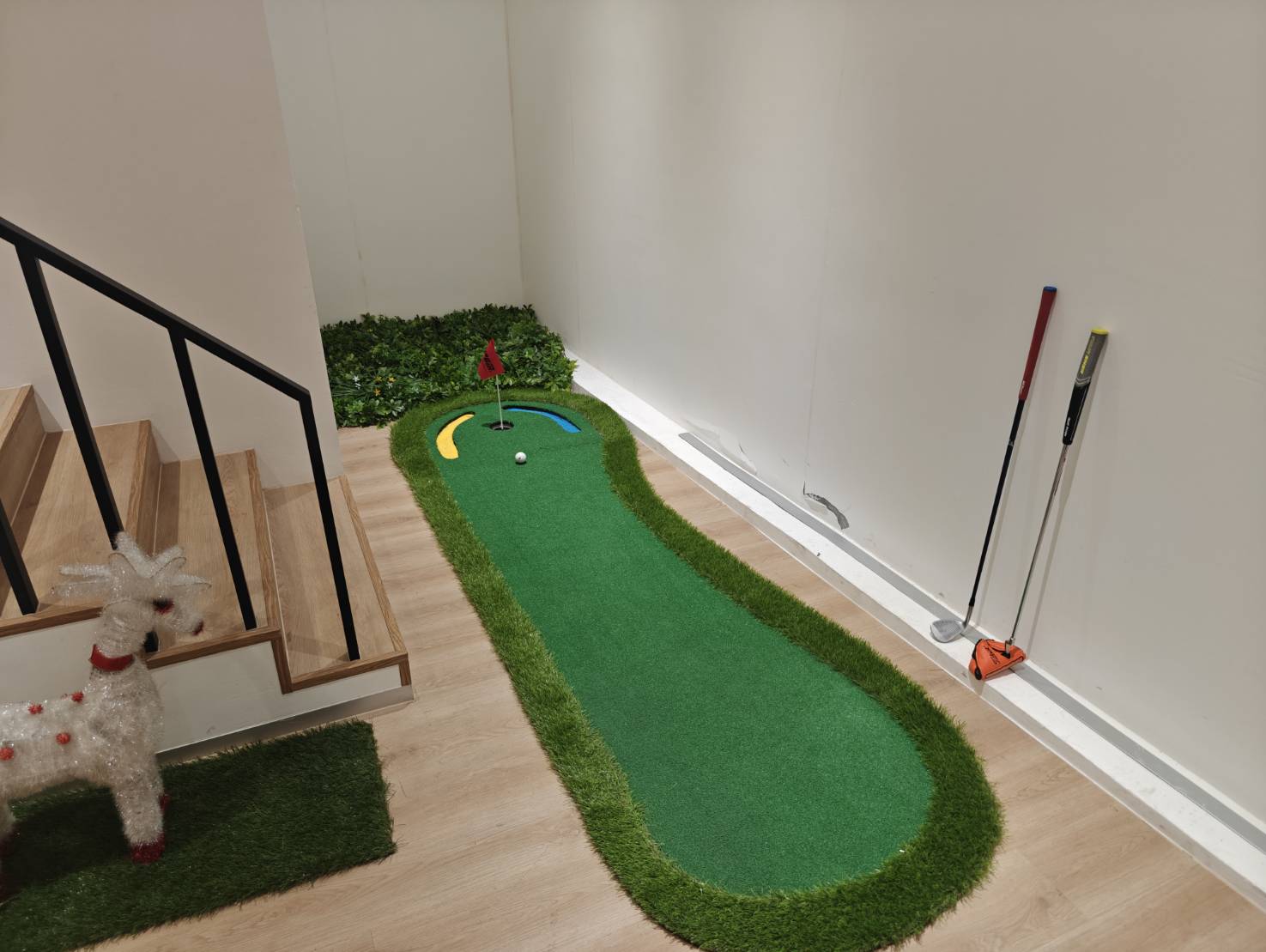 Optical X – Putting green